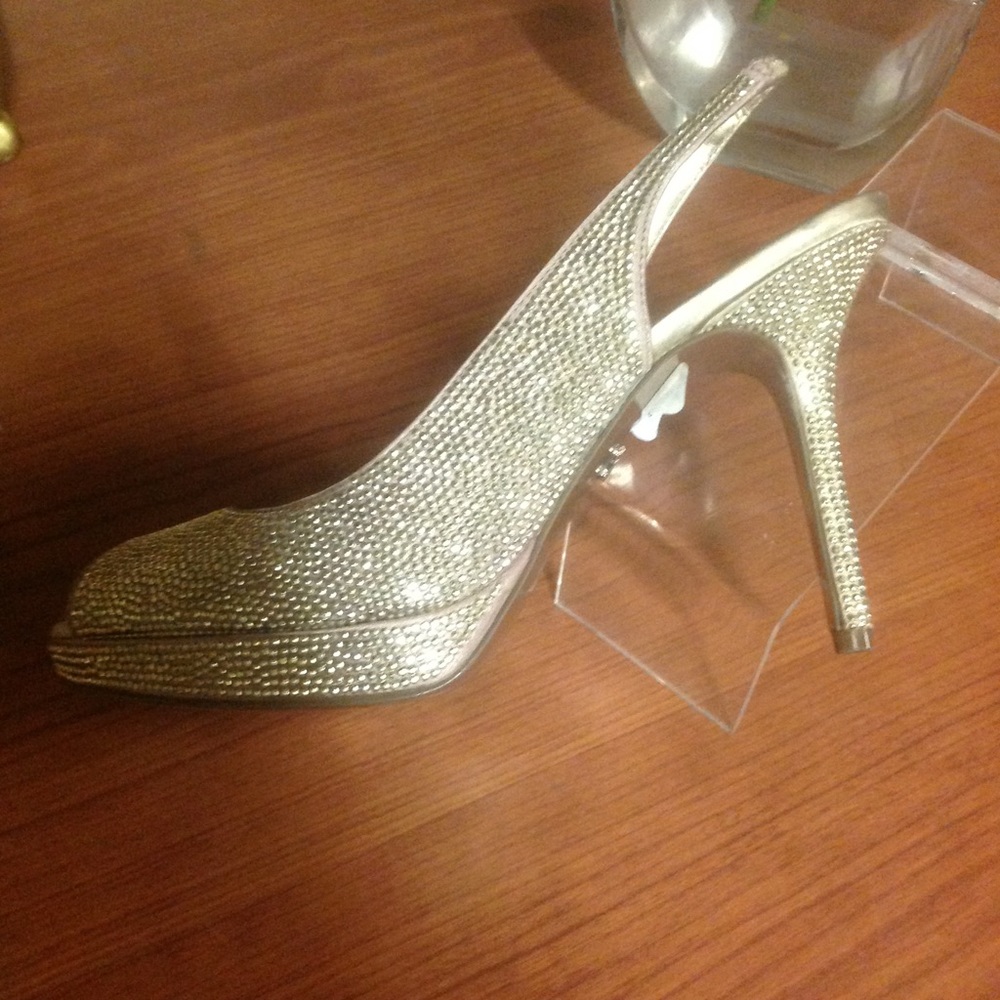 Gold heel sling back - Picture 3 of 5